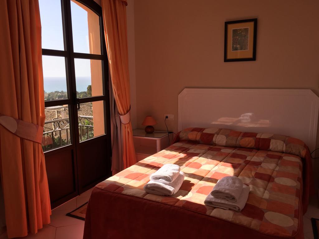 Apartamentos El Toro Marbella Room photo